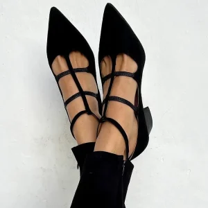 Elegantes tacones con tiras - Adi