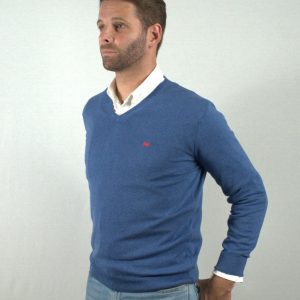 Pullover algodón cuello listado.