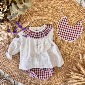 CONJUNTO CAMISA Y CUBREPAÑAL EN BÁMBULA Y CUADRO VICHY