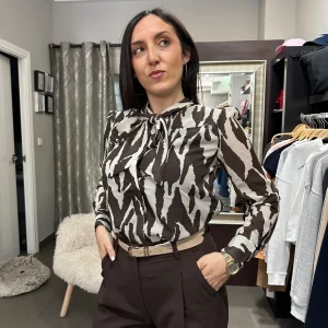 Blusa Tiffosi lazo estampado chocolate