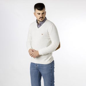 Cuello pico, lana lambswool.