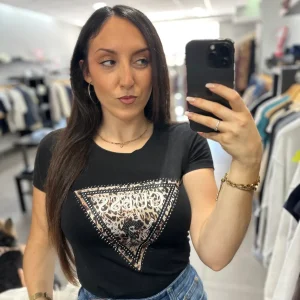 Camiseta Guess negra logo animal print