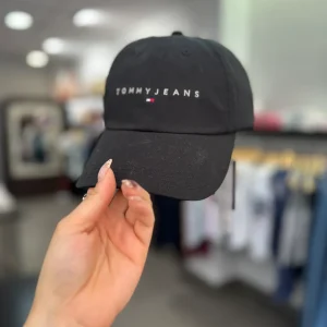 GORRA TOMMY JEANS NEGRA logo beige