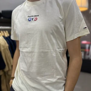 Camiseta Tommy crema logo NYC en colores bandera