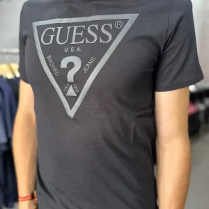 Camiseta Guess negra