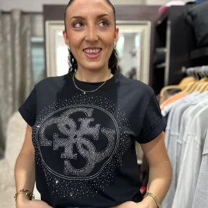 Camiseta Guess cuadrada logo 4g brillo negra