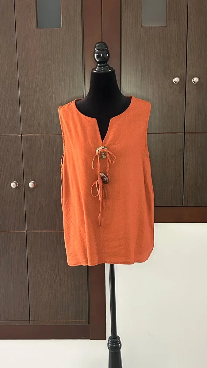 Camiseta Botón Madera - Imagen 3