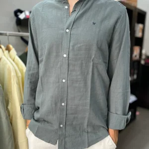 Camisa Silbon lino verde oscuro cuello mao