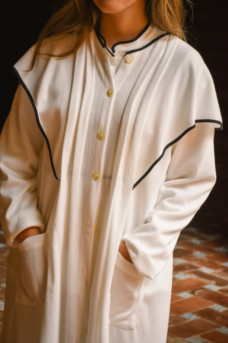 Bata Vivo Negro Punto Canalé - Imagen 5