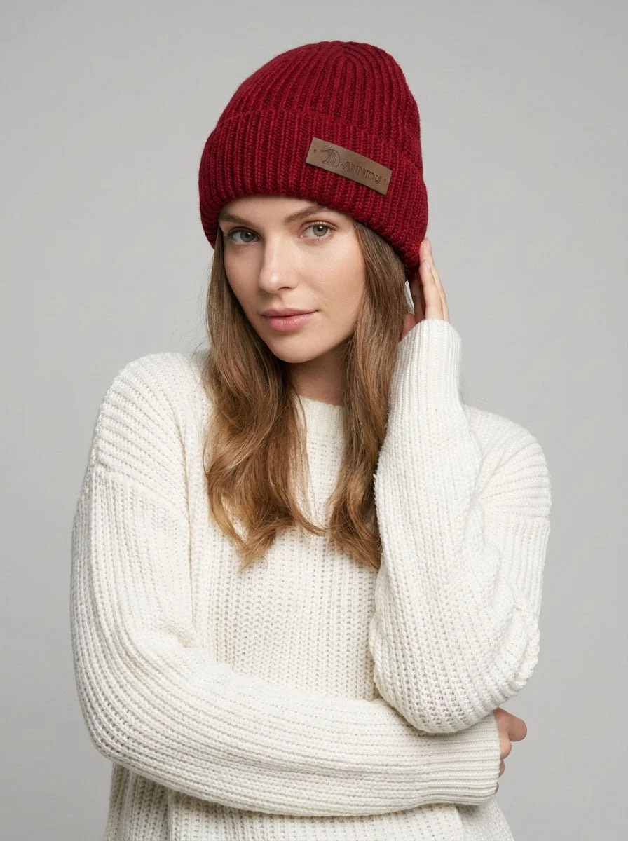 Women Rib Knit Leather Patch Beanie Hat - Imagen 7
