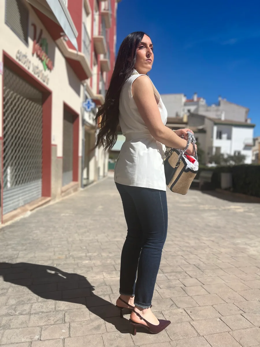 CHALECO TIFFOSI NARA TIPO BALZER CON CINTURÓN BALNCO - Imagen 5