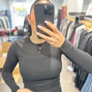CAMISETA TOMMY JEANS CANALÉ NEGRO