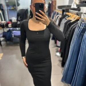 VESTIDO TOMMY JEANS CANALÉ NEGRO MIDI