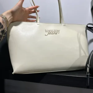 BOLSO TOMMY CREMA GRANDE