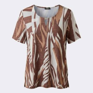 Camiseta de mujer punto cuello redondo con detalle en el escote estampado en tonos tierra