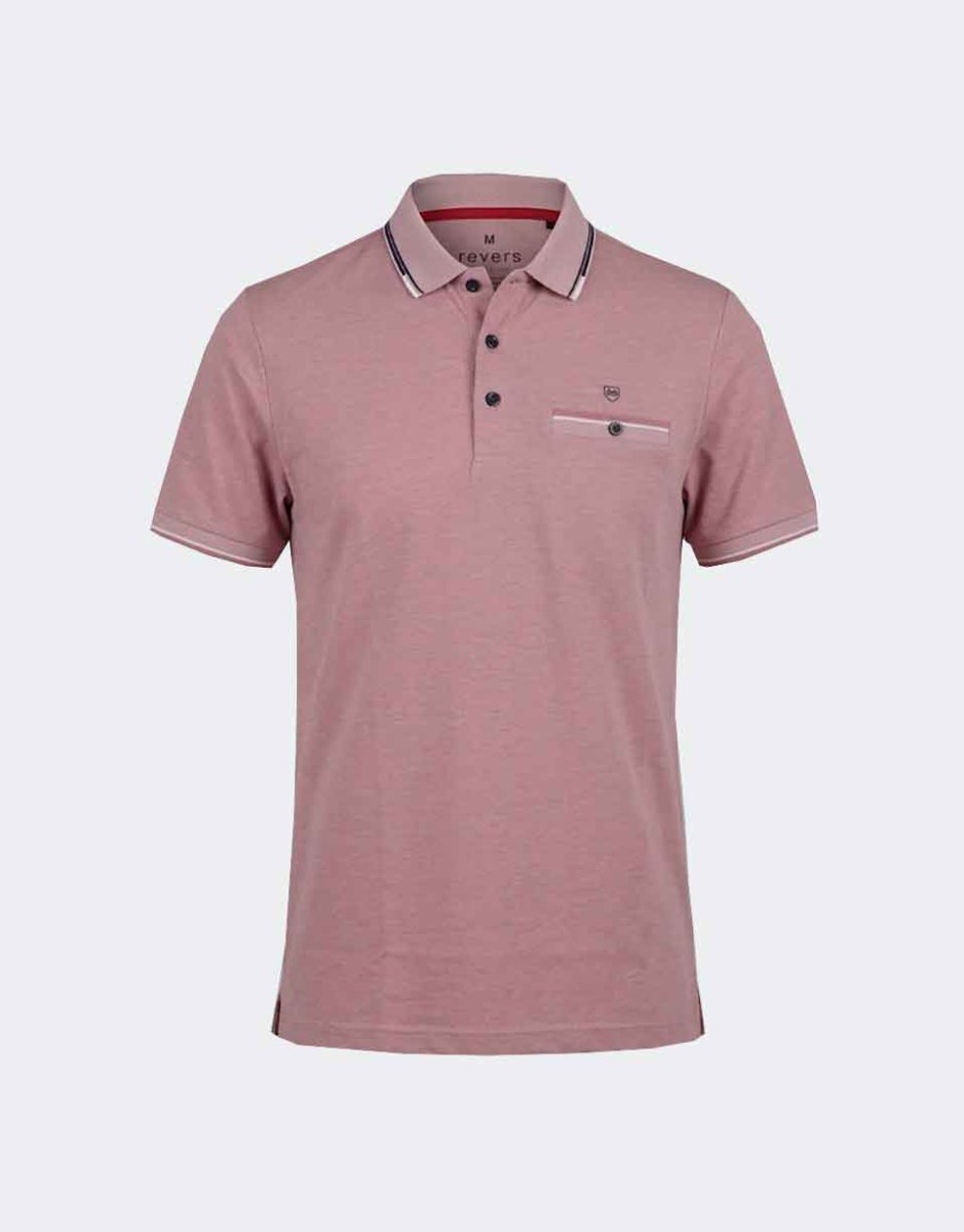 Polo tejido piqué fresco de hombre manga corta color rosado vigoré con bolsillo con detalle franja en cuello y mangas