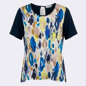 Camiseta mujer en tela en el delantero y punto liso detrás manga corta estampado abstracto en azules, amarillos y beig