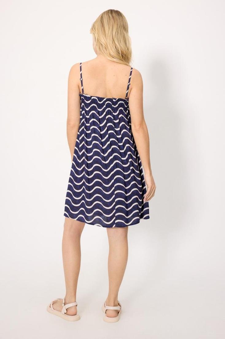 Vestido Midi de Tirantes Ysabel Mora 86222: Escote en V, Volantes y Estampado de Ondas - Imagen 3