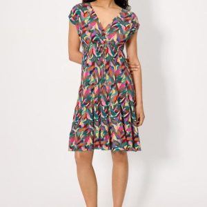 Vestido Midi con Vuelo Ysabel Mora 86256: Escote en Pico y Estampado Botánico de Hojas