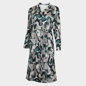 Bata de mujer punto cuello solapa y bolsillos estampado geométrico abstracto en verde, beig, negro