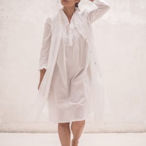 Bata con volantes para mujer hecho a mano – Modelo Clavel