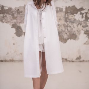 Bata para mujer con cuello redondo hecha en España – Modelo Brezo