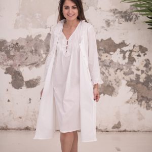 Bata para mujer con tira de encaje confeccionada artesanalmente en España – Modelo Tulipán