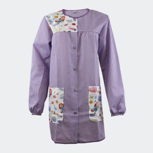 Bata de mujer cuadros vichy lila y estampado de niñas y nubes