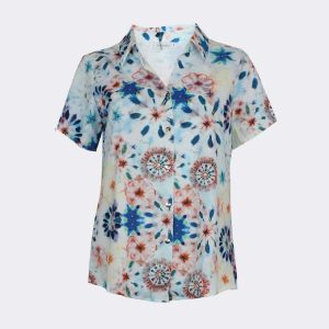Blusa manga corta mujer cuello camisero estampado ‘hippie’