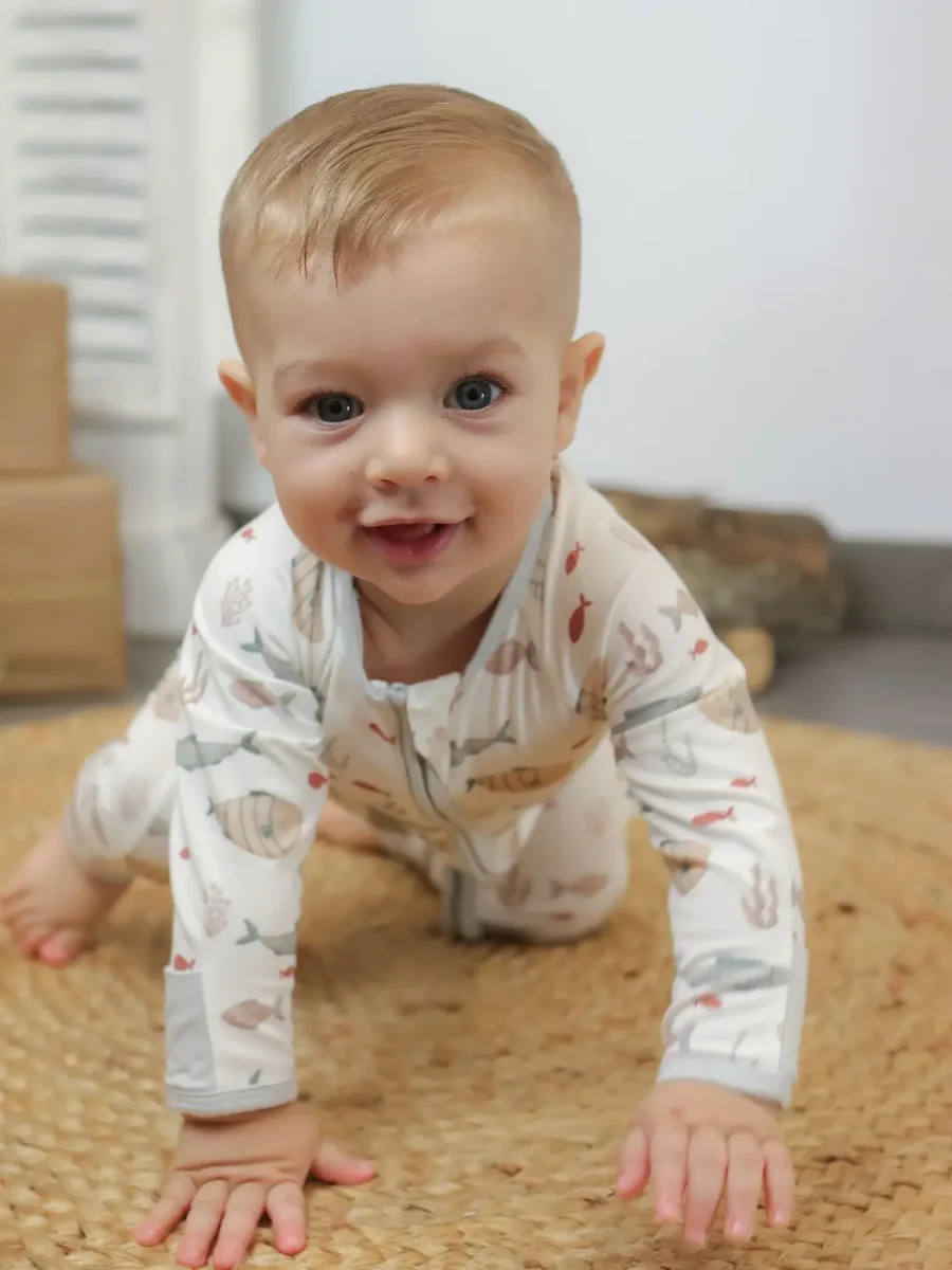 PIJAMA DE BAMBÚ CON PIES PECES