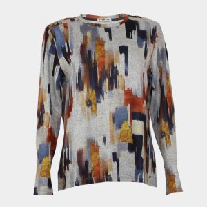 Camiseta mujer punto estampado abstracto tonos tierra con detalle tachuelas en el hombro
