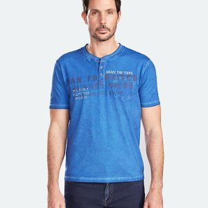 Camiseta punto hombre manga corta y tapeta con tres botones en cuello en color azul