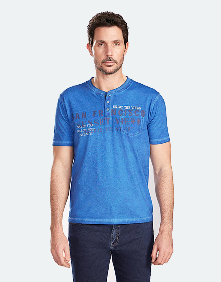 Camiseta punto hombre manga corta y tapeta con tres botones en cuello en color azul
