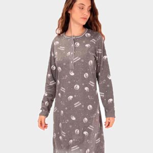 Camisón mujer en punto fino manga larga con tapeta botones estampado luna y constelaciones