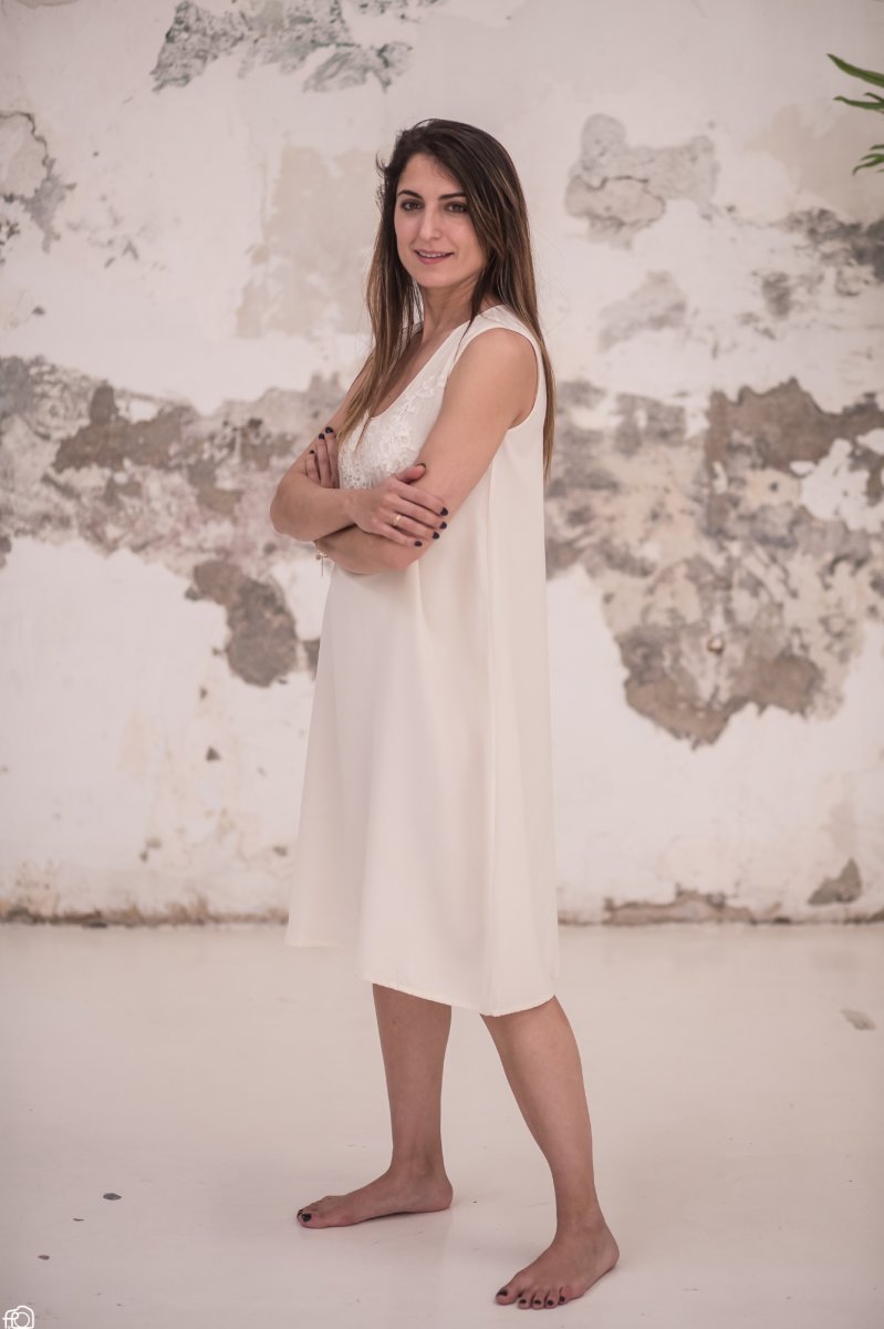 Camisón de mujer bordado en seda – Modelo Peonía - Imagen 3