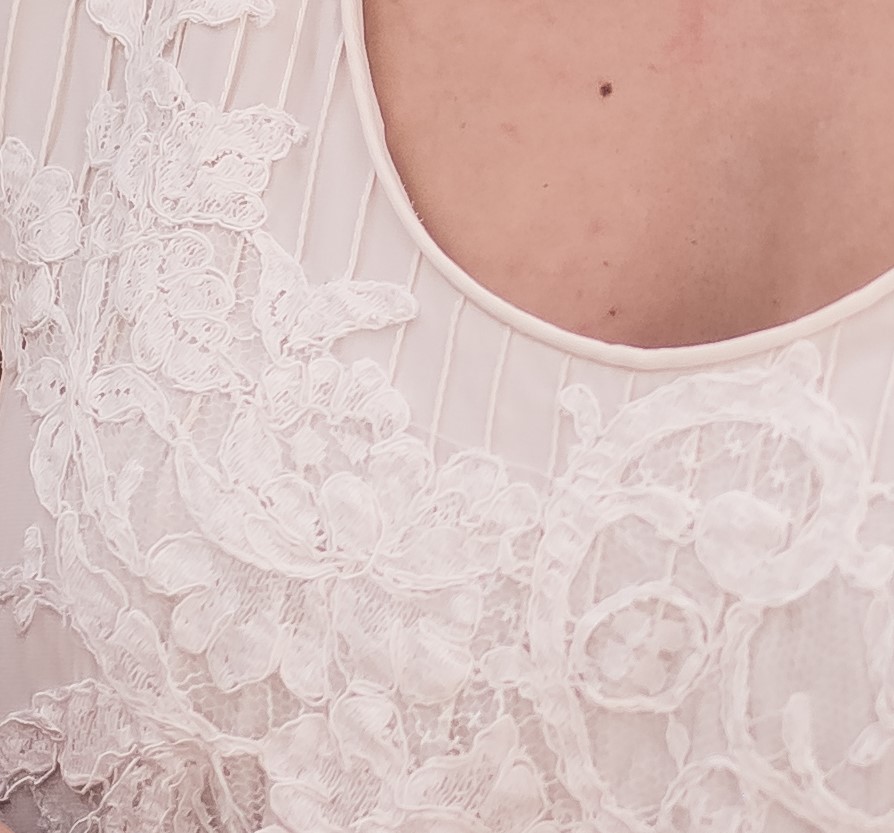 Camisón de mujer bordado en seda – Modelo Peonía - Imagen 5