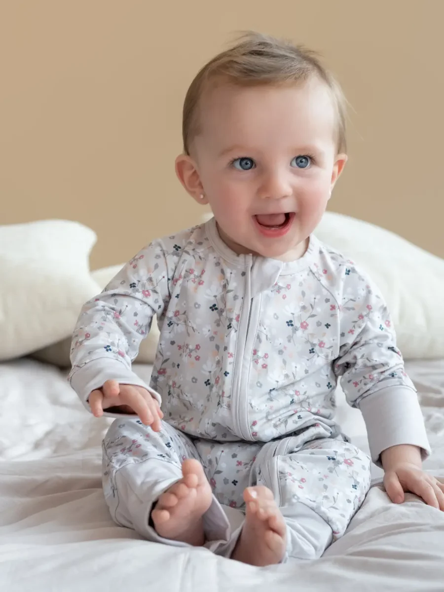 PIJAMA DE BAMBÚ EN PELELE FLORAL - Imagen 7