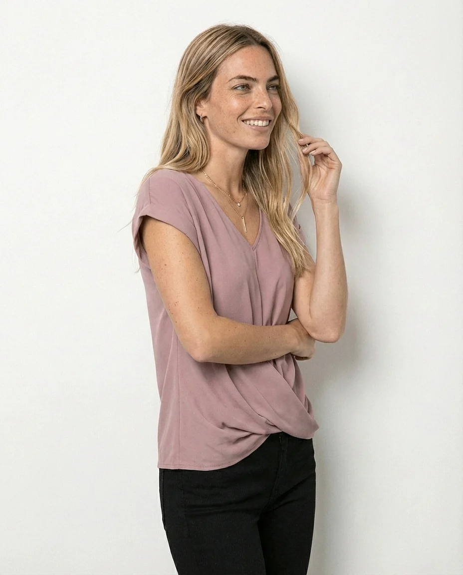 Camiseta Casual con Escote Corazón Cleo – Rosa