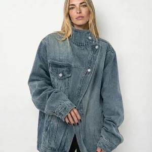 Chaqueta asimétrica urbana con botones - Cleo