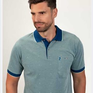 Polo hombre manga corta punto piqué vigoré con pequeña muestra  ‘v’