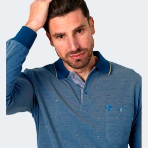 Polo hombre punto piqué manga larga semilliso con detalle crucecita en azul