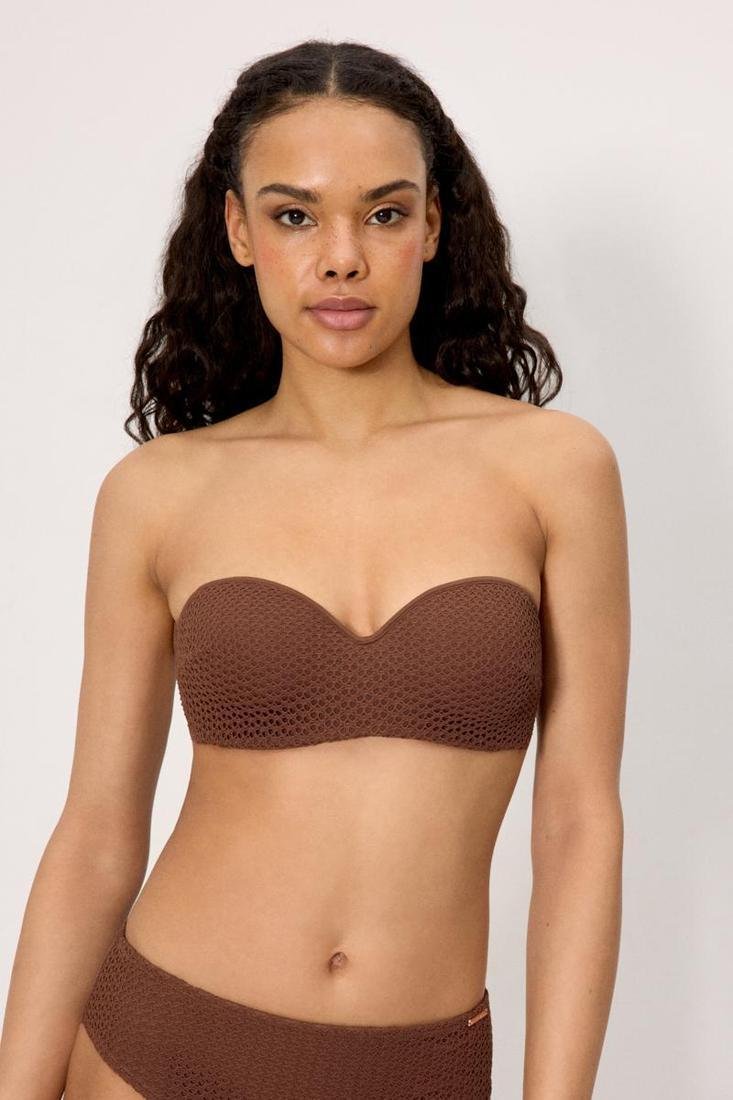 Top Bikini Bandeau Ysabel Mora con Textura Calada, Aro y Relleno – Ref. 83355